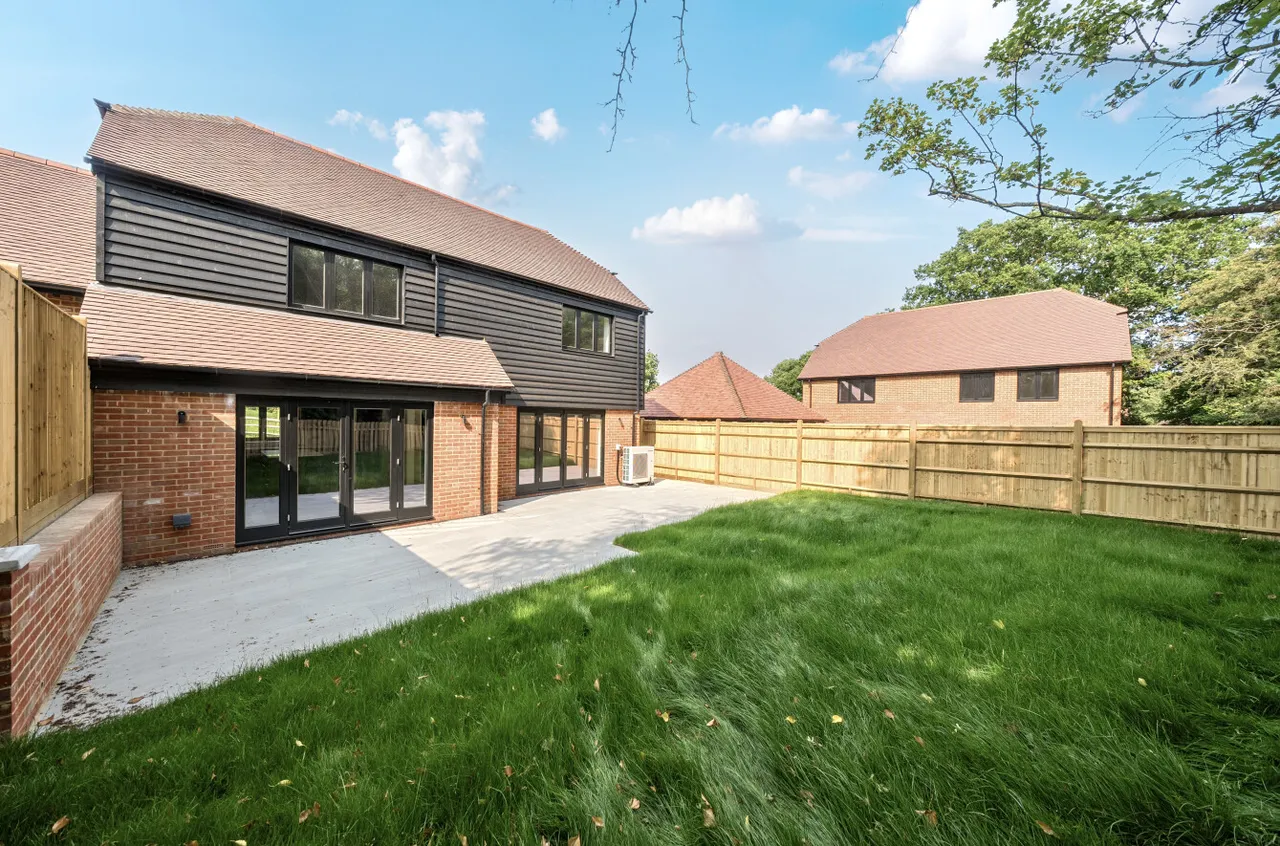 Standen Street, Iden Green, TN17, photo 13