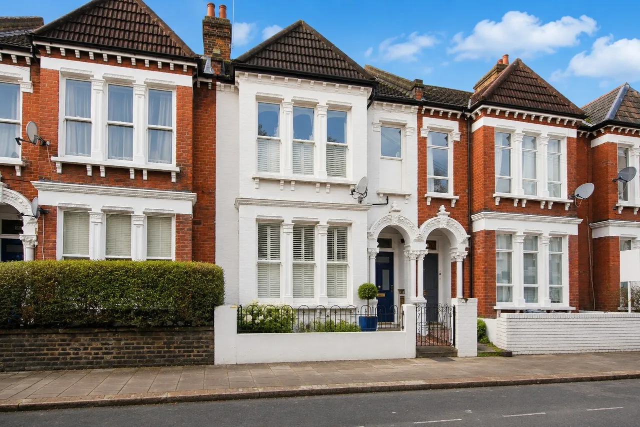 Edgeley Road, London, SW4, photo 2