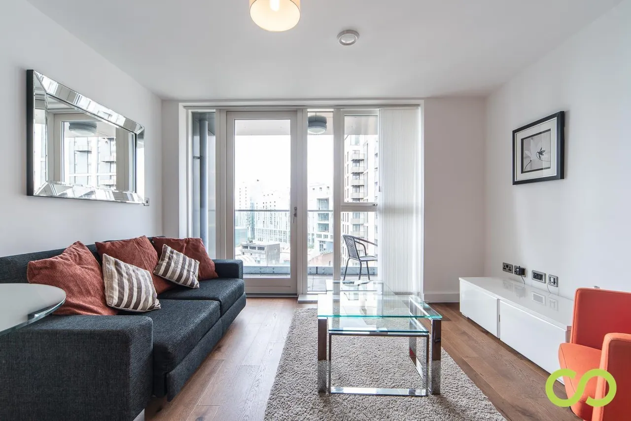1 bed flat to rent — 20 Norman Road, London, SE10 9FA