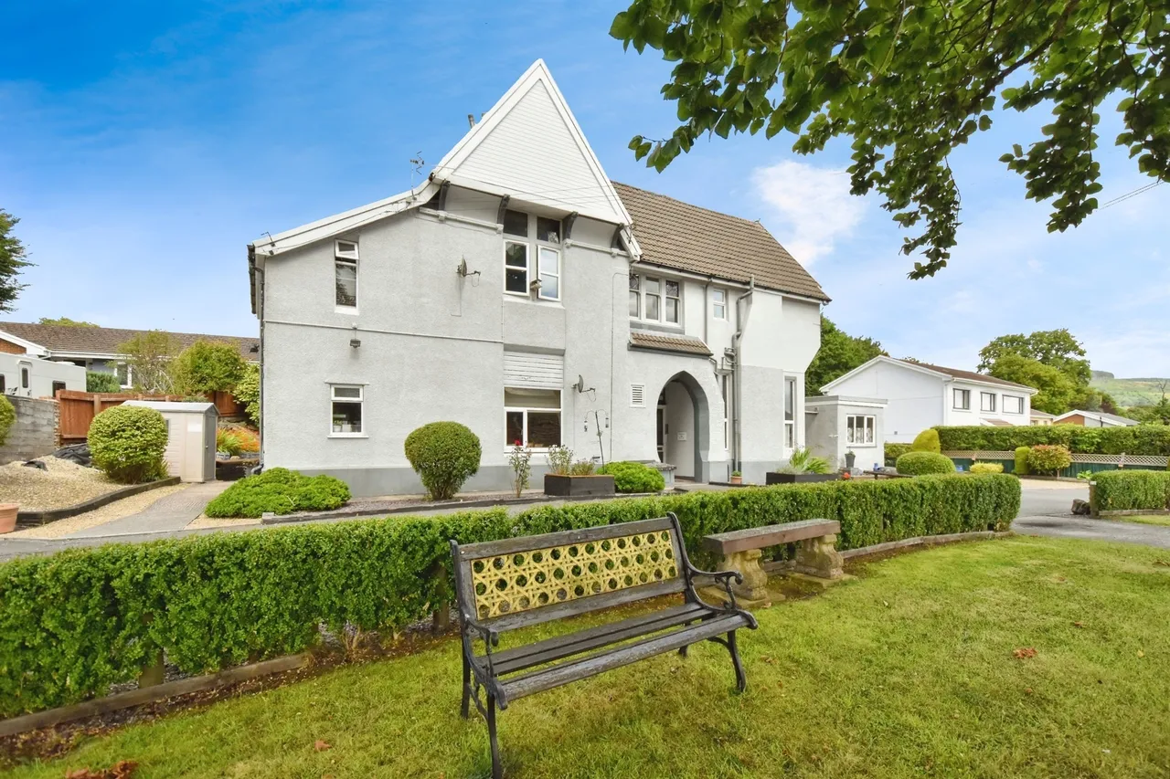 1 bed flat for sale, Cwmbach Road, Aberdare, CF44