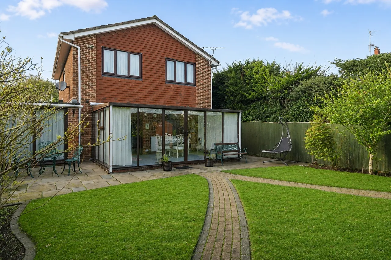 Cramhurst Lane, Witley, GU8, photo 2