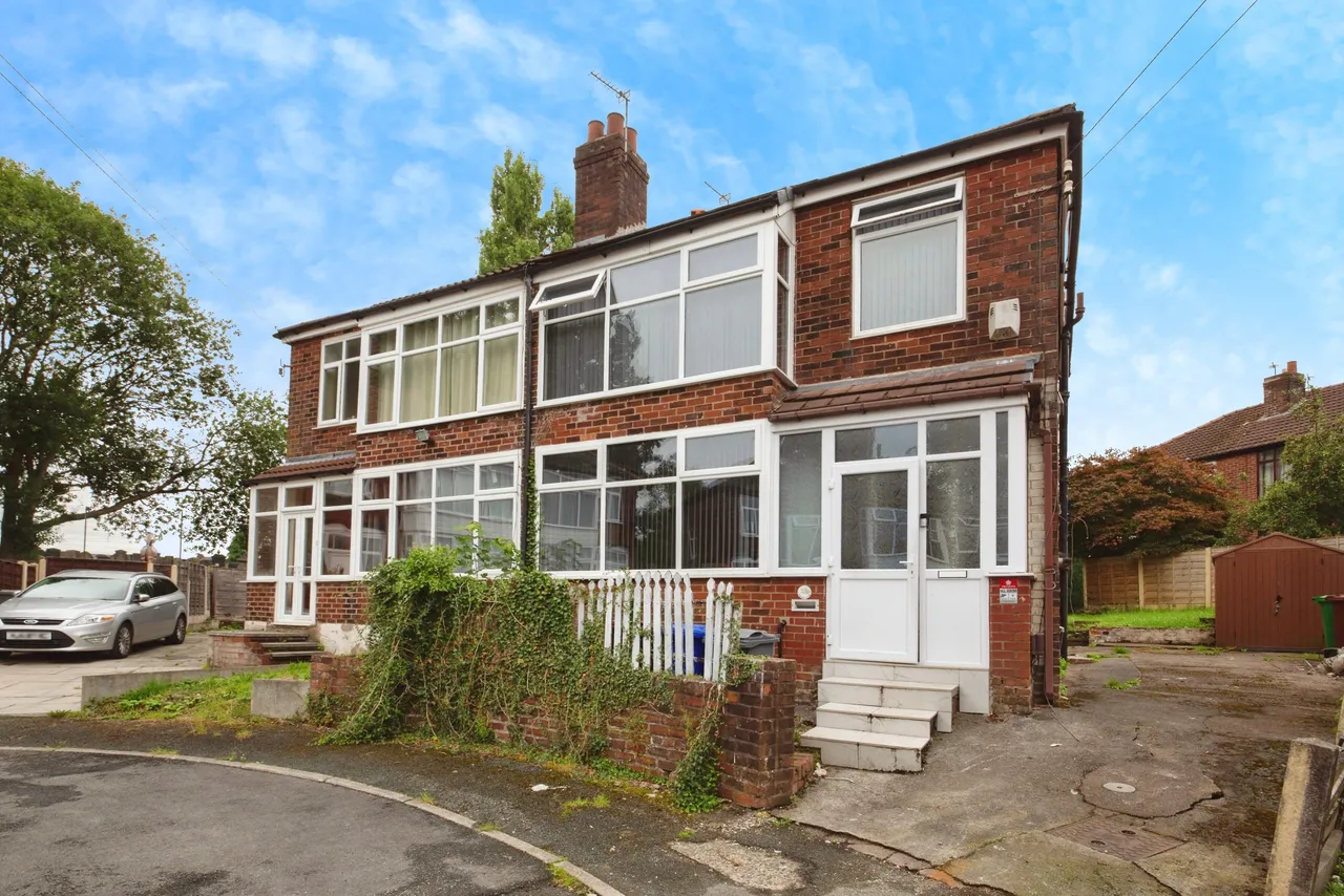 3 bed house for sale, Edgefield Avenue, Manchester, M9