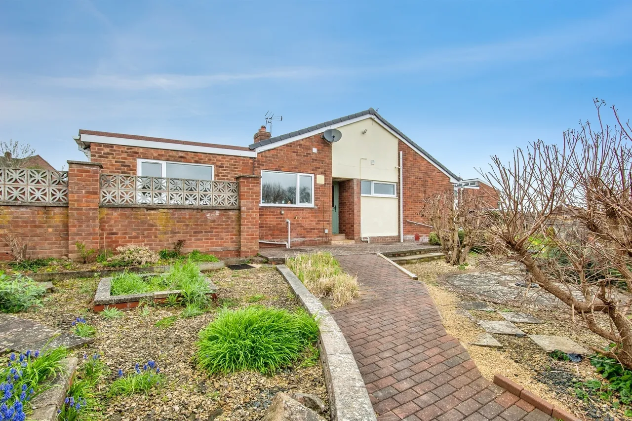 2 bed house for sale, Meadway, Malvern, WR14