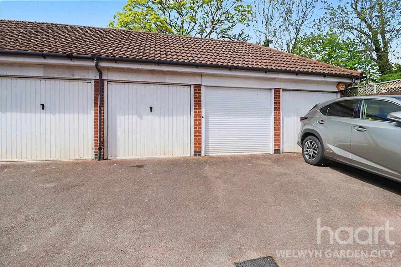 Node Way Gardens, Welwyn, AL6, photo 33