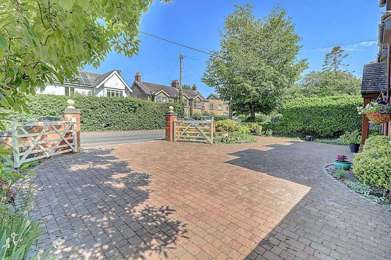 Wycombe Road, Prestwood, HP16, photo 21