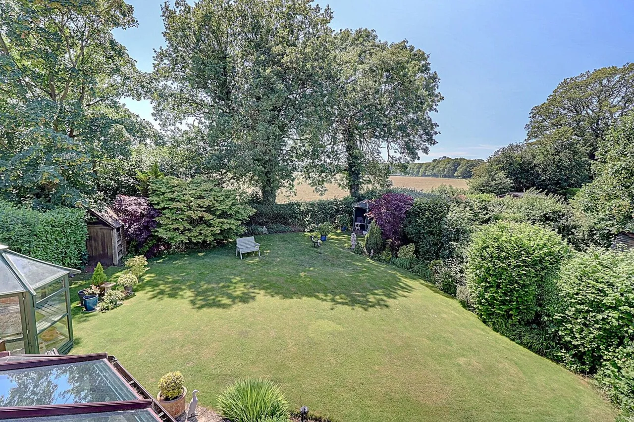 4 bed house for sale, Wycombe Road, Prestwood, HP16