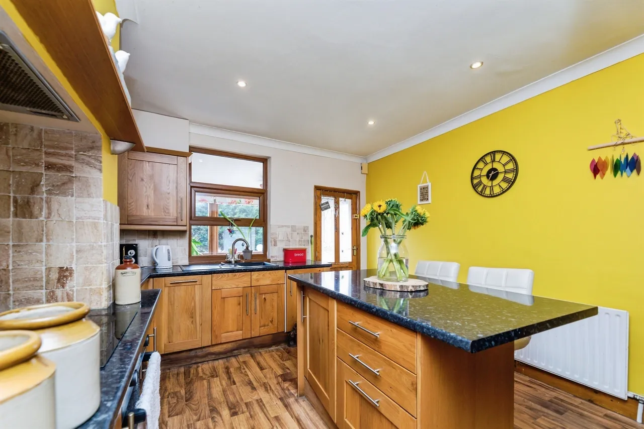 Hesley Bar, Thorpe Hesley, S61, photo 5