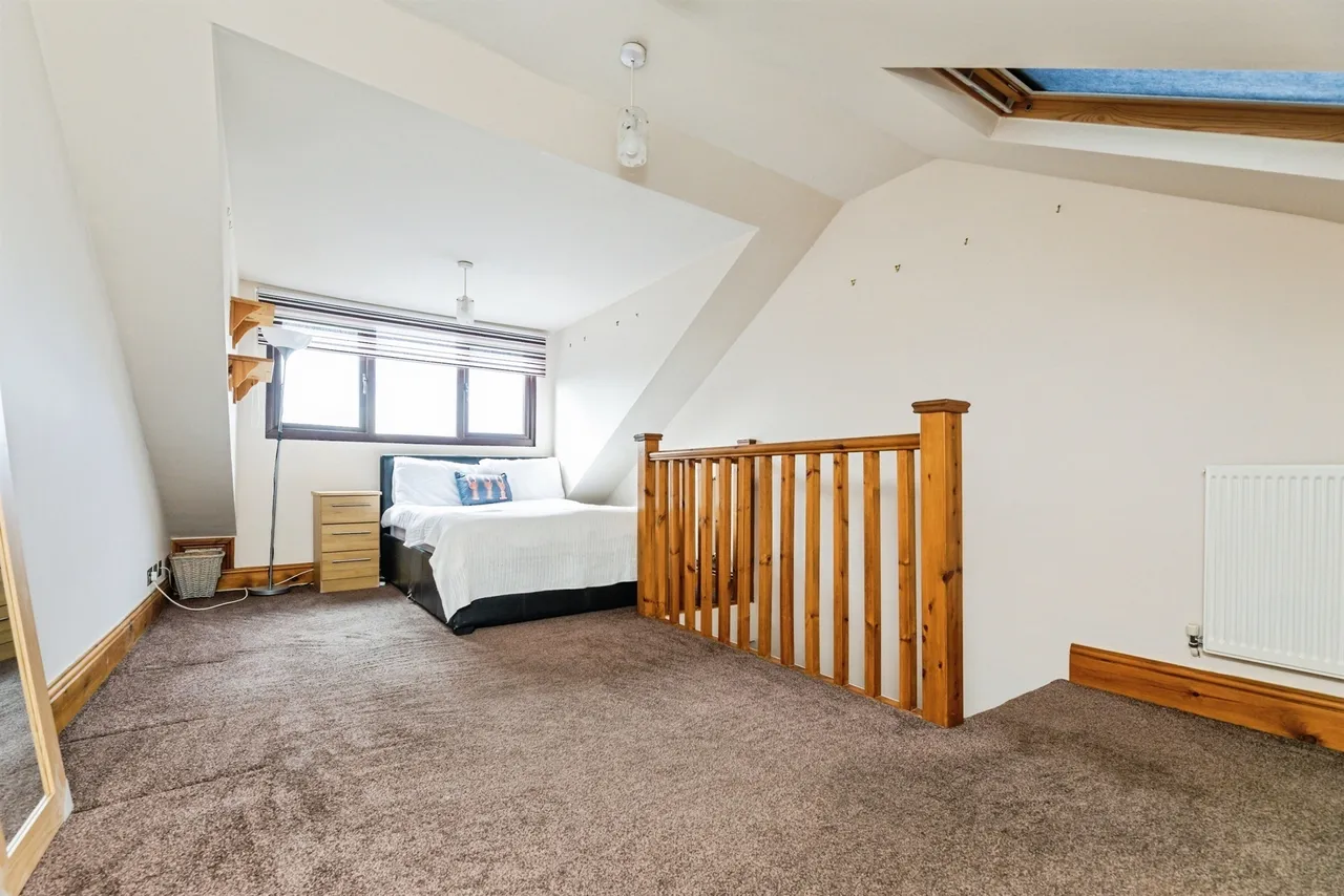 Hesley Bar, Thorpe Hesley, S61, photo 7