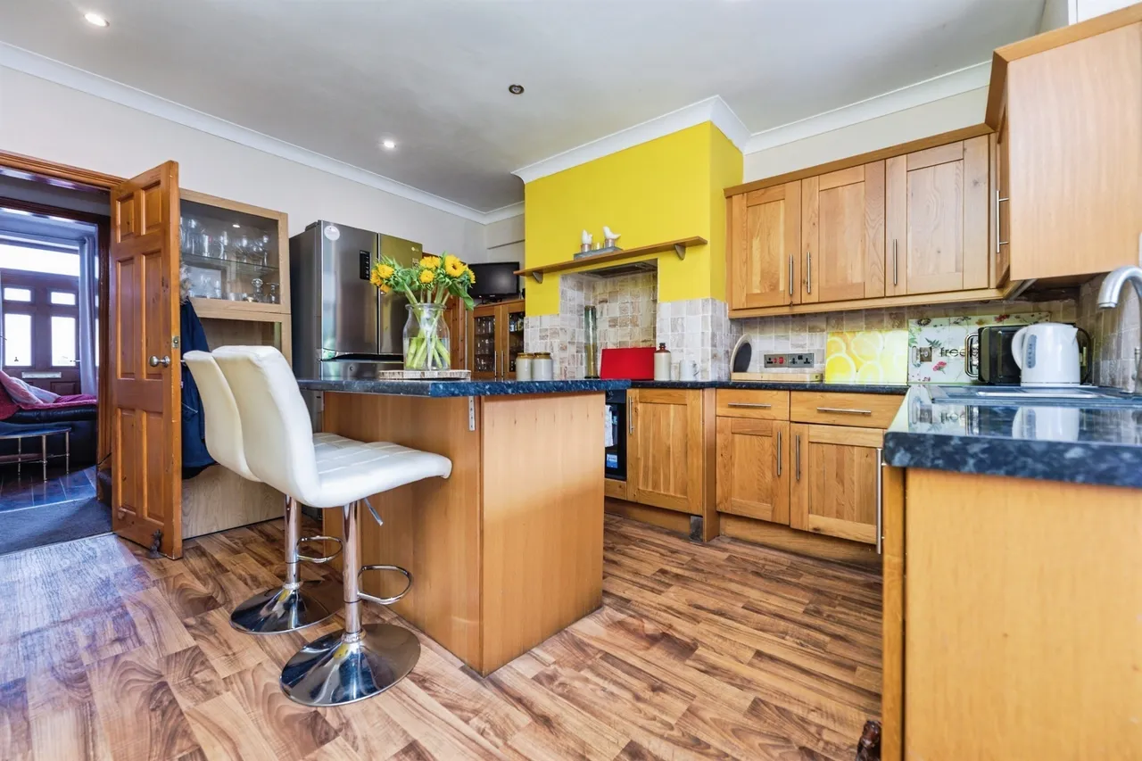 Hesley Bar, Thorpe Hesley, S61, photo 4