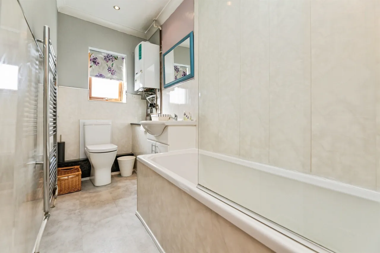 Hesley Bar, Thorpe Hesley, S61, photo 9