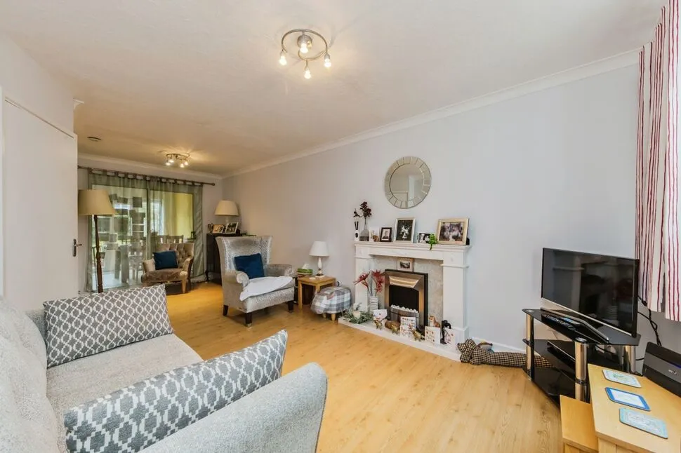 Selkirk Drive, Holmes Chapel, Cheshire, CW4, photo 3