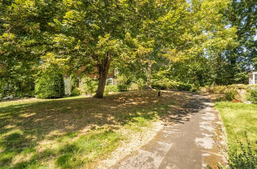 Leafield Close, Woking, GU21, photo 12