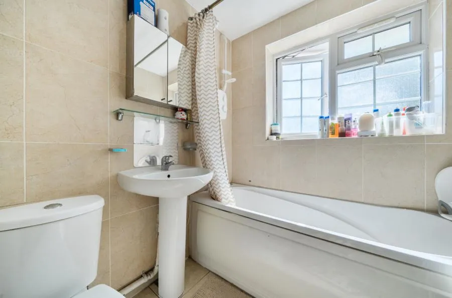 Leafield Close, Woking, GU21, photo 10
