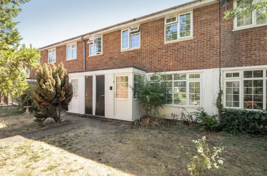 Leafield Close, Woking, GU21, photo 2