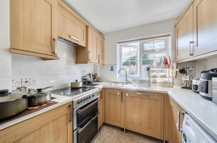 Leafield Close, Woking, GU21, photo 5
