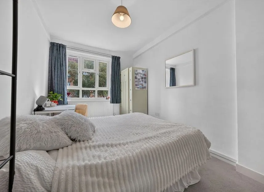 White City Estate, Shepherds Bush, W12, photo 4