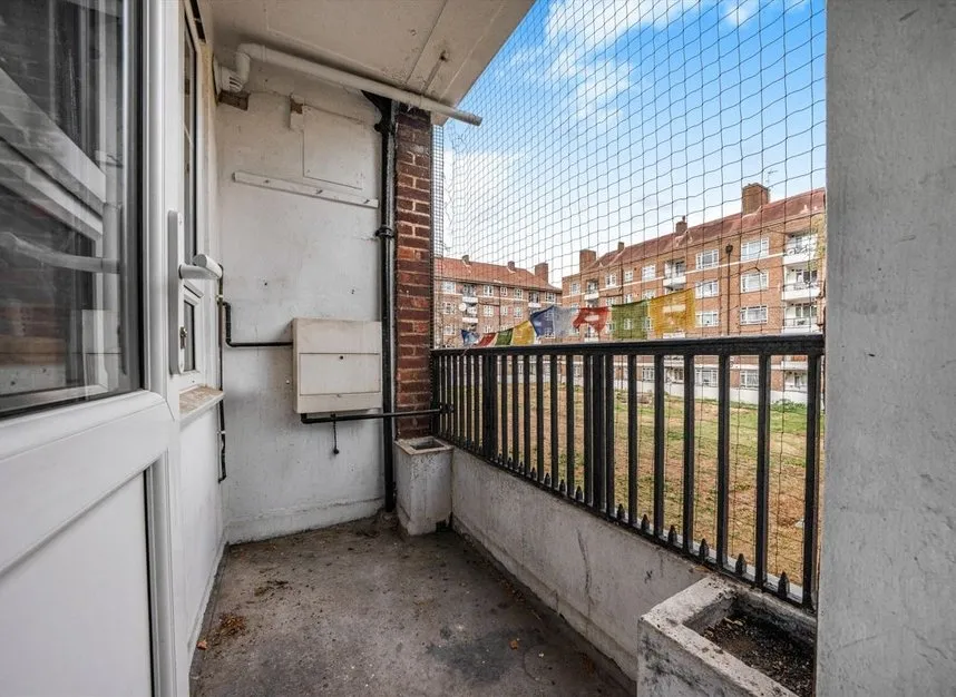 White City Estate, Shepherds Bush, W12, photo 6