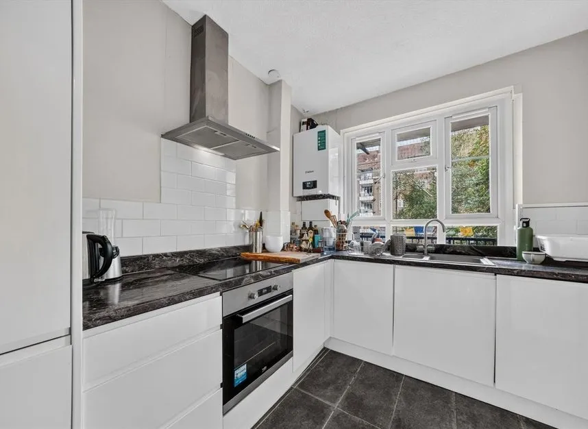 White City Estate, Shepherds Bush, W12, photo 3