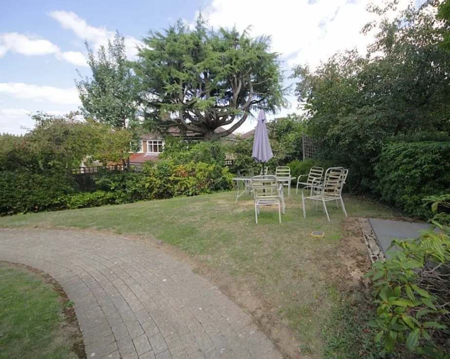 Winchmore Hill Road, N21, photo 10