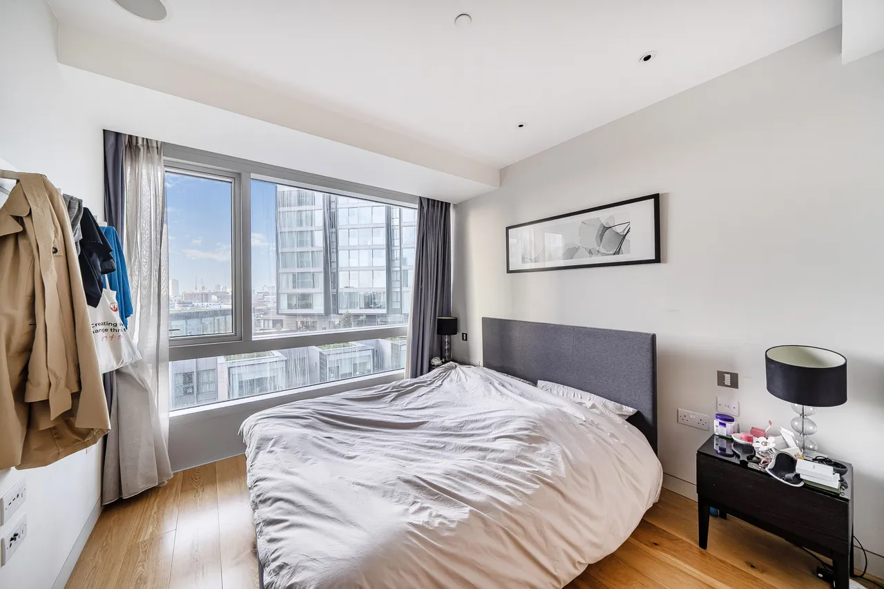 Flat 1008, Canaletto Tower, 257 City Road, London, photo 5