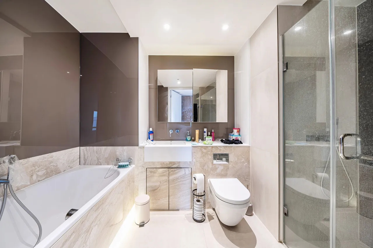 Flat 1008, Canaletto Tower, 257 City Road, London, photo 6