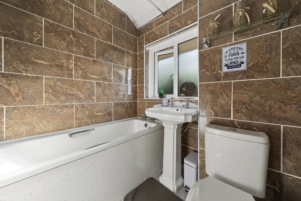 Hurst Lane, Shard End, photo 15
