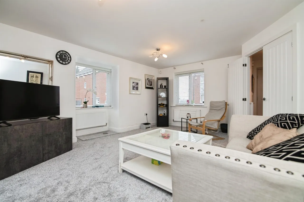 Laura Roberts Close, West Bromwich, B70, photo 11