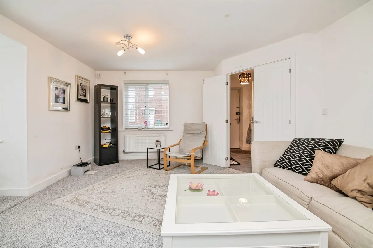 Laura Roberts Close, West Bromwich, B70, photo 15