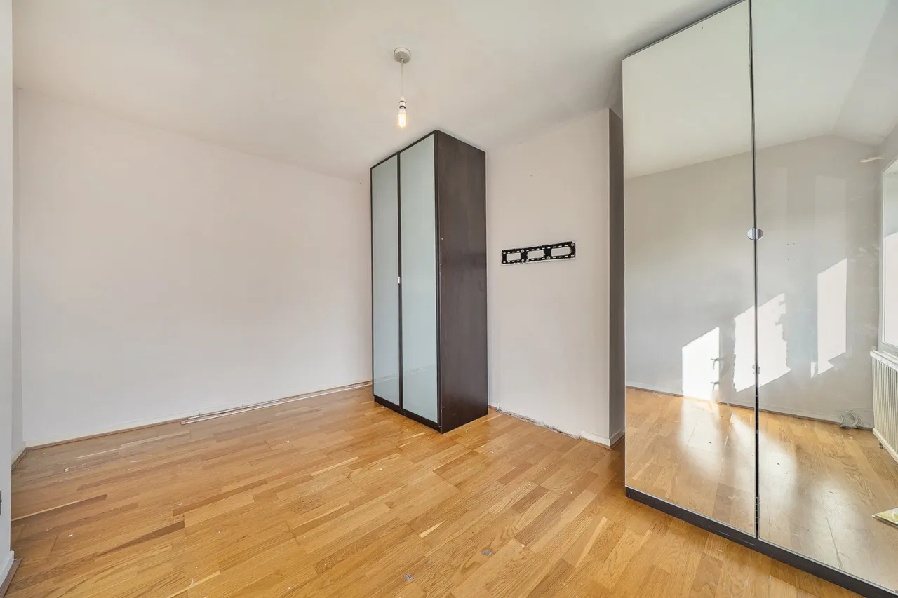 Longcroft, SE9, photo 19