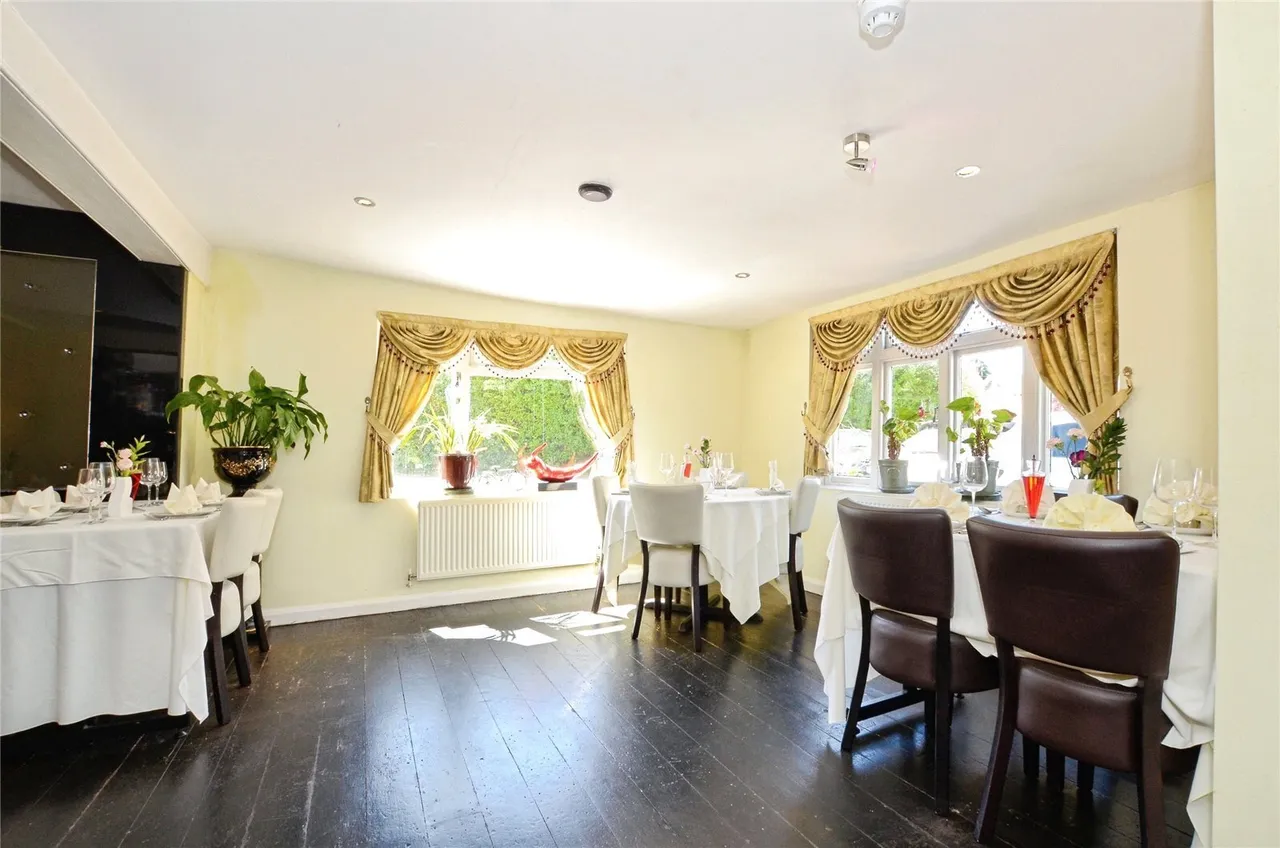 Marsworth Road, LEIGHTON BUZZARD, Bedfordshire, LU7, photo 6