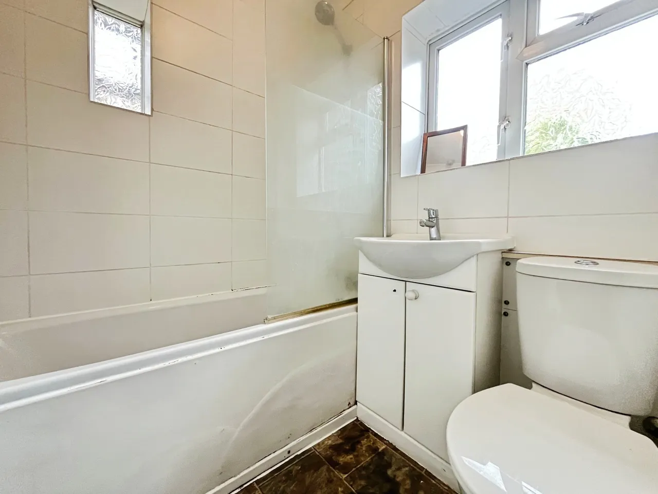 Potters Gate, Farnham, Surrey, GU9 7BA, photo 8