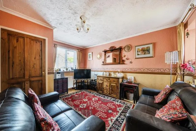 Eastcott Hill, Swindon, SN1, photo 2