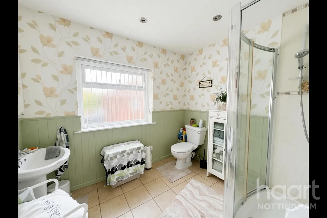 Camborne Drive, Aspley, NG8, photo 12