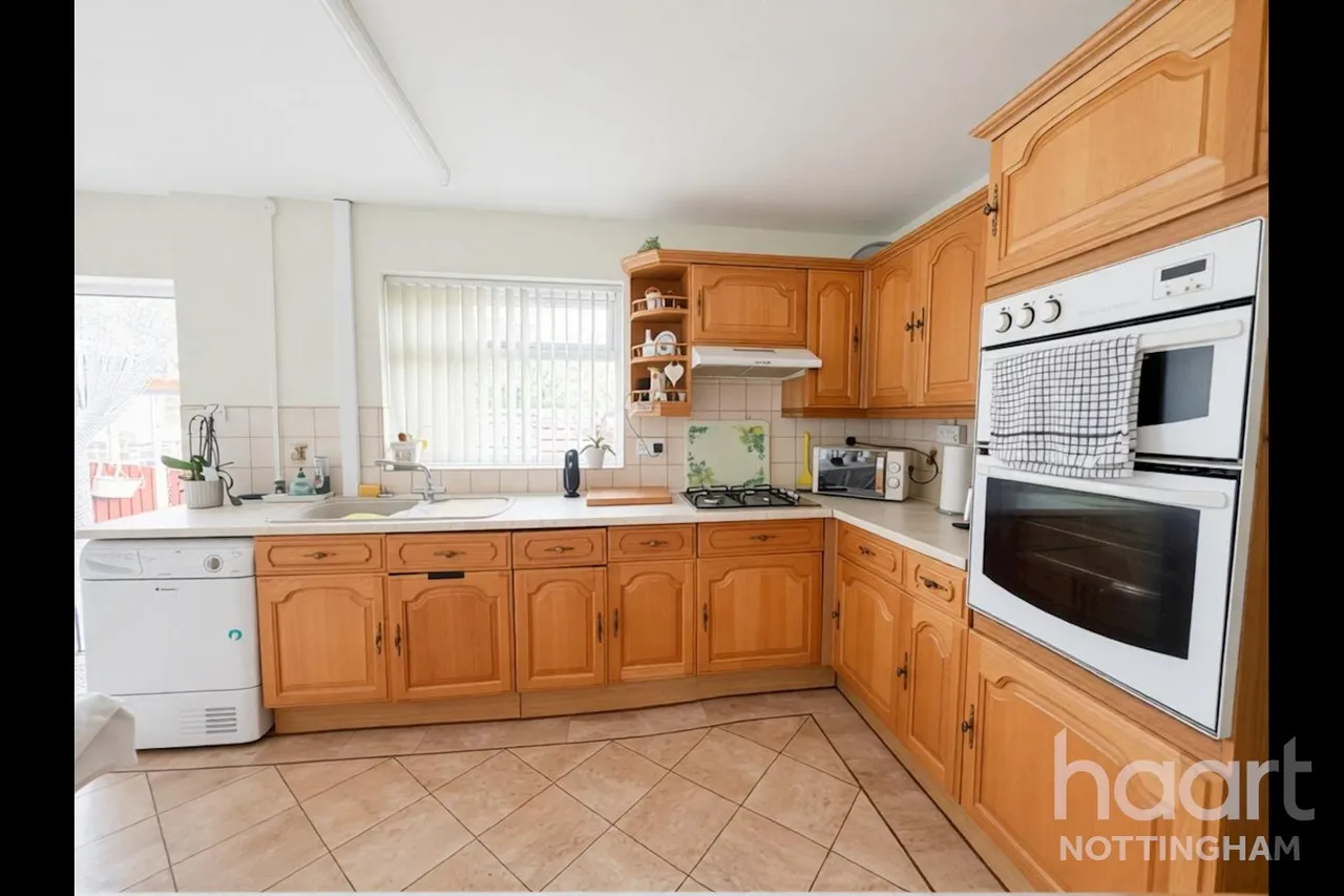 Camborne Drive, Aspley, NG8, photo 5