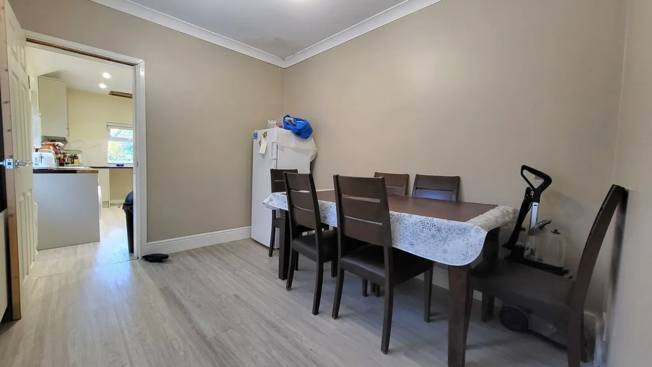 Lincoln Road, Peterborough, PE1, photo 5