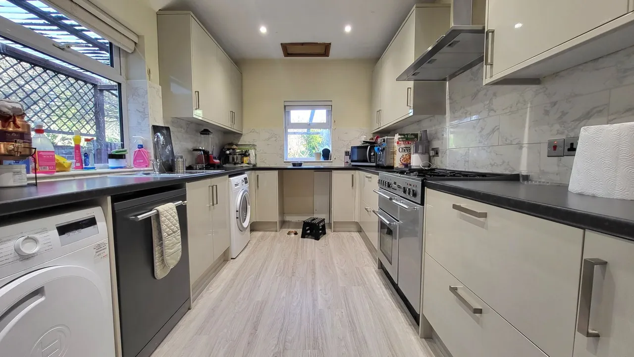 Lincoln Road, Peterborough, PE1, photo 2