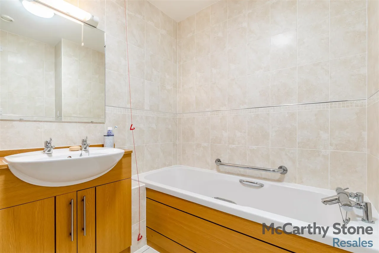 Oakfield, Sale, M33, photo 11