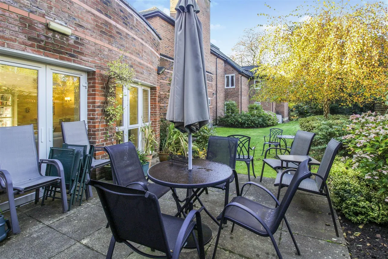 Oakfield, Sale, M33, photo 16