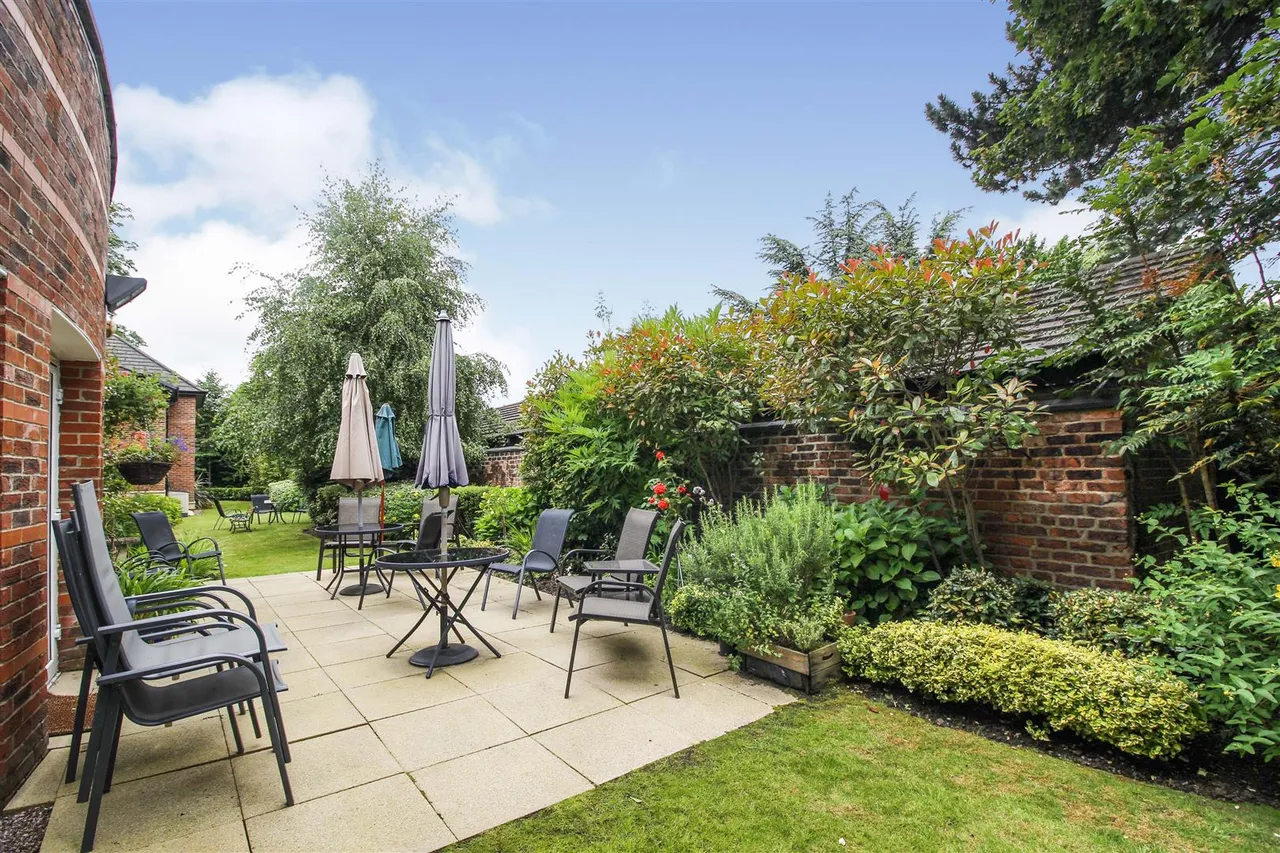 Oakfield, Sale, M33, photo 17