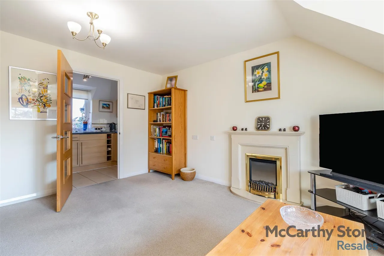 Oakfield, Sale, M33, photo 4