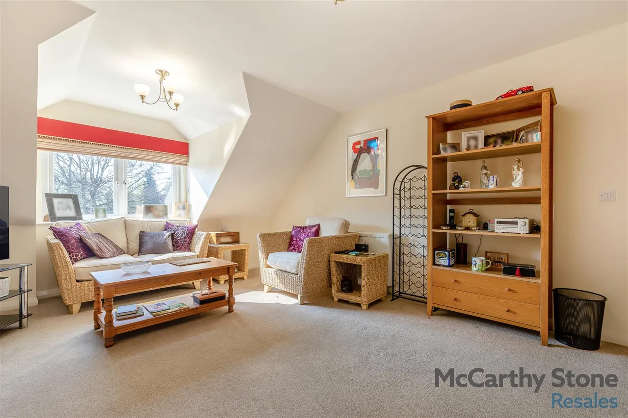 Oakfield, Sale, M33, photo 2