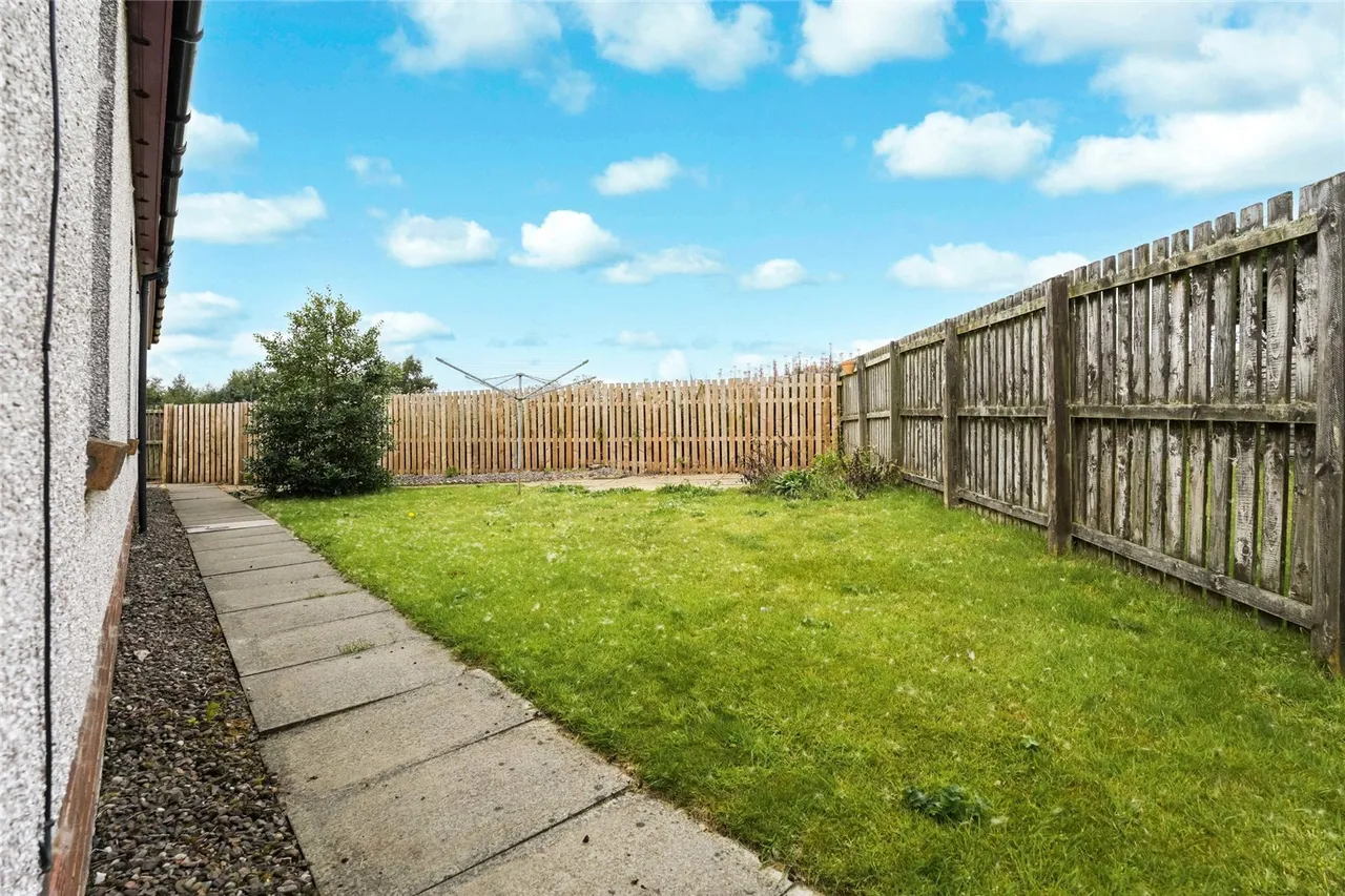 Eldindean Court, Dunfermline, Fife, KY12, photo 16