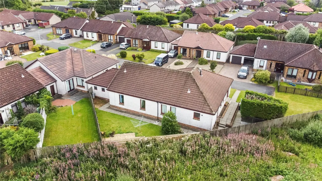 Eldindean Court, Dunfermline, Fife, KY12, photo 15
