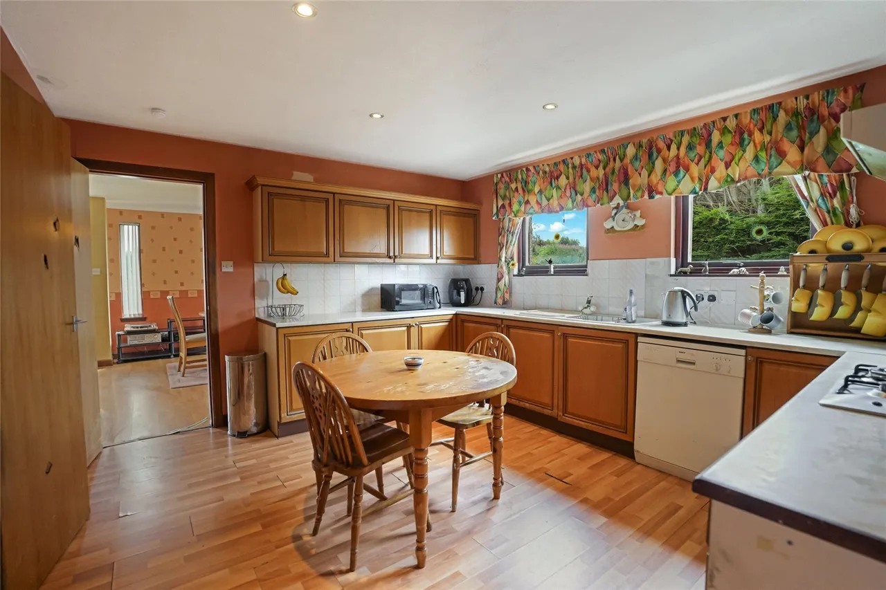 Eldindean Court, Dunfermline, Fife, KY12, photo 9