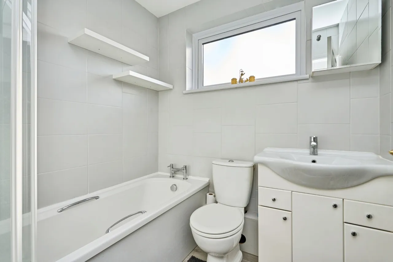Monks Lane, Freshwater, PO40, photo 9