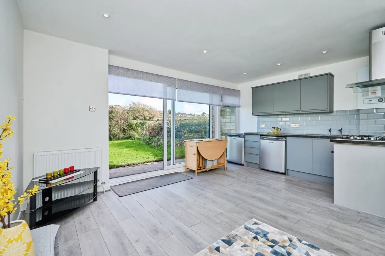 Monks Lane, Freshwater, PO40, photo 2