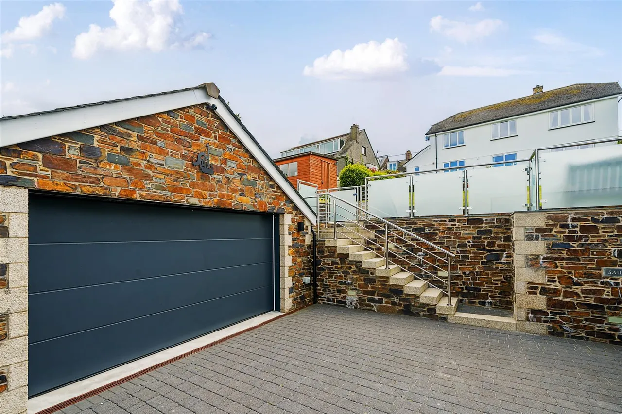 St. Saviours Hill, Polruan, photo 16