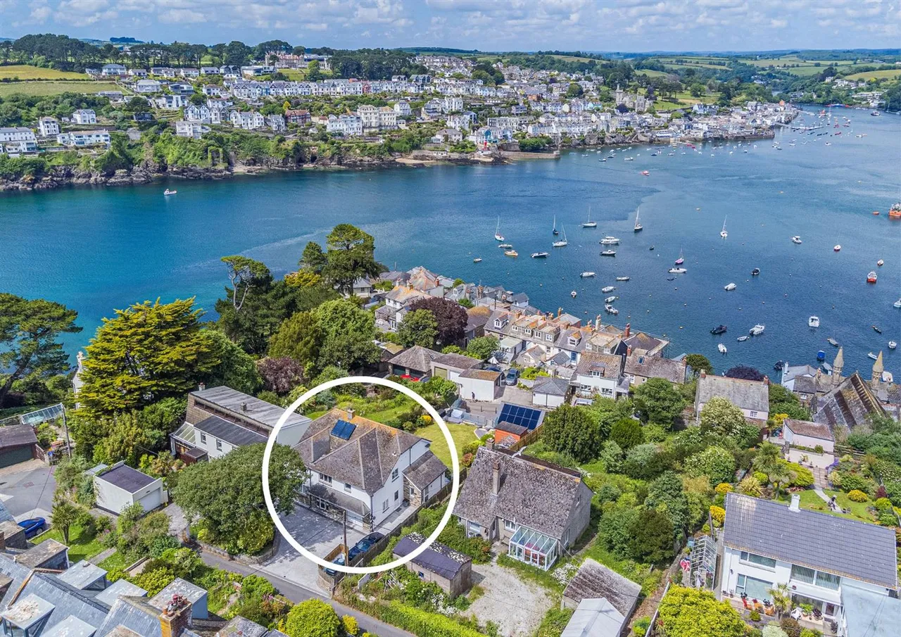 5 bed house for sale, St. Saviours Hill, Polruan