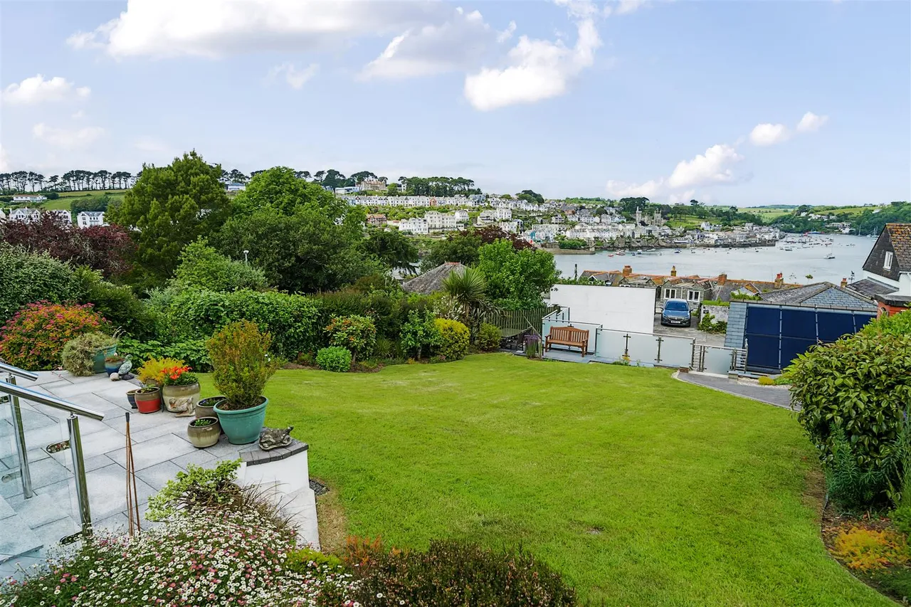 St. Saviours Hill, Polruan, photo 9