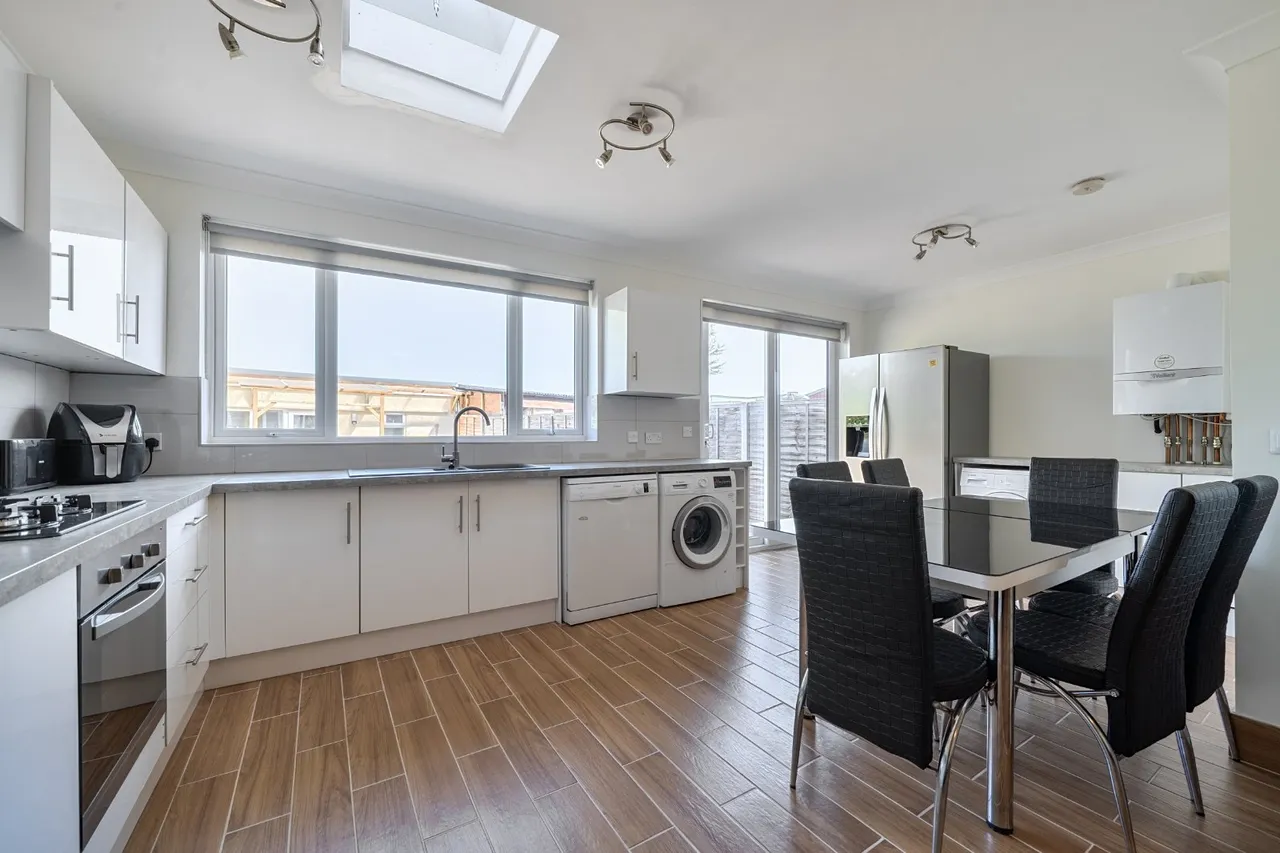 6 bed house to rent — Gospatrick Road, London, N17